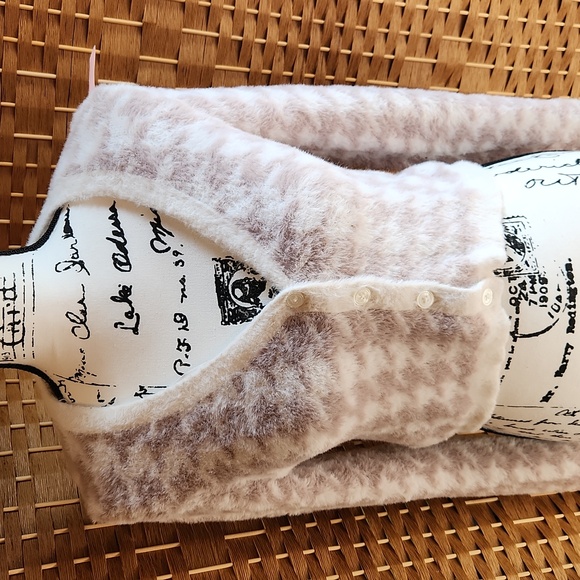 Aeropostale, Women's Super Soft, Fuzzy Pink Fall, Cropped Button-Up, Sweater - Picture 3 of 9